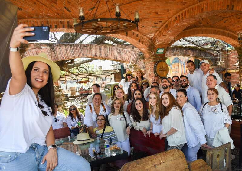 From Guadalajara: Tequila Trail Tour with Tasting - Regional Food Market Time: Build a Dinner From Local Ingredients
