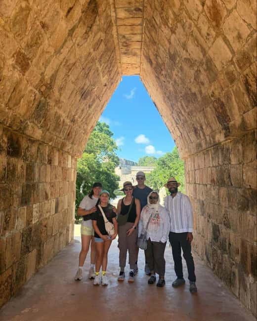 From Mérida:Uxmal and amazing cenotes guided tour with lunch - Getting to Uxmal: why the early start is the real value