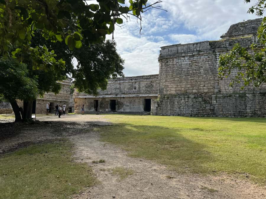 From Valladolid: Tour to Chichen Itza & 2 Cenotes - Chichén Itzá in 2.5 Hours: What You’ll See and How to Use Your Time