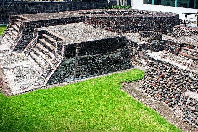Full-Day Teotihuacan & Basilica Guadalupe Tour - The trade-offs: van time, lunch, and shop stops