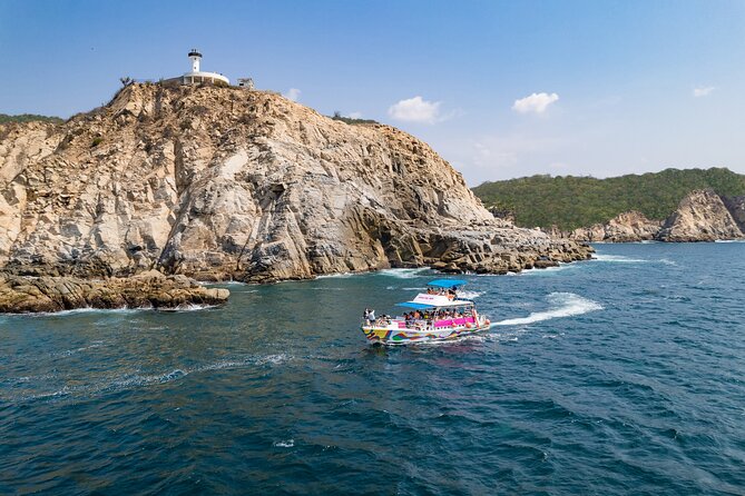 Full Day Tour of the Bays of Huatulco - Seafood at Maguey: stuffed pineapple and that four-by-four shrimp idea