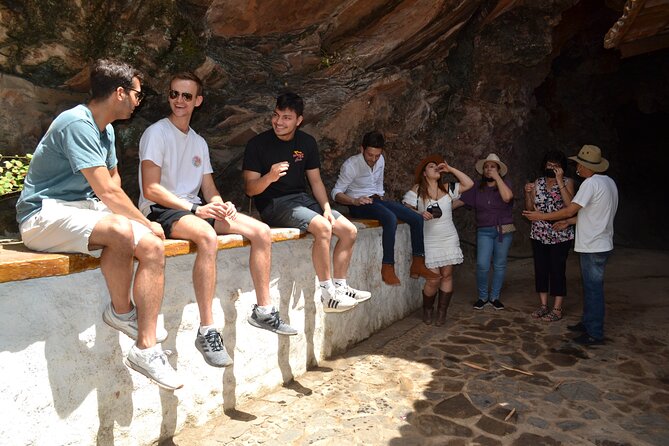 Full Day Tour to Tequila and Amatitán with Fun and Culture - The lunch stop with Mexican music: what you should and should not expect