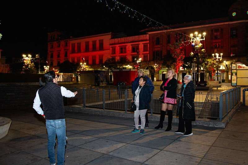 Guadalajara: Guided Tlaquepaque Night Tour with Hotel Pickup - Casa Bariachi and Dinner Time in Chapultepec