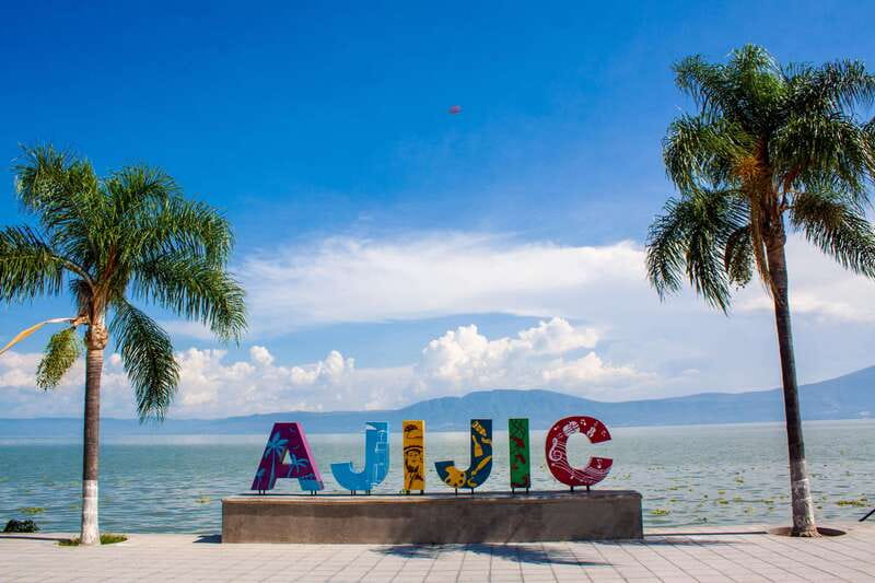 Guadalajara: Lake Chapala and Ajijic Day Trip with Boat Trip - Chapala boardwalk and piers: charales and sunset vibes