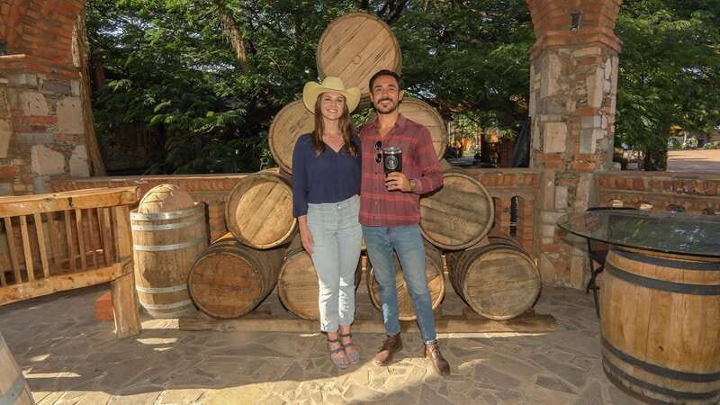 Guadalajara: Premium Tequila Tour with Tastings and Pairings - Tequila Selecto de Amatitlán: ancestral vs modern production, explained