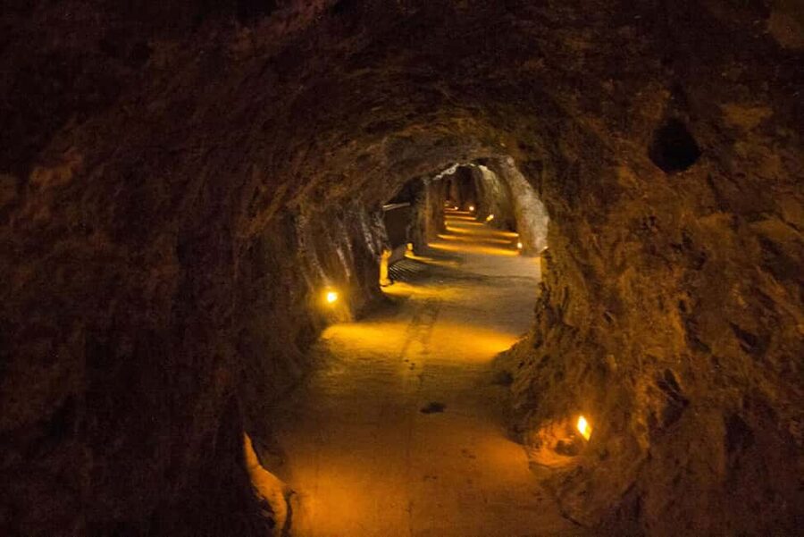 Guanajuato: Mummies, Mines and Tunnels Guided Group Tour - Short Stops for Shopping: Cuarzos El Barretero and La Valenciana Curiosidades