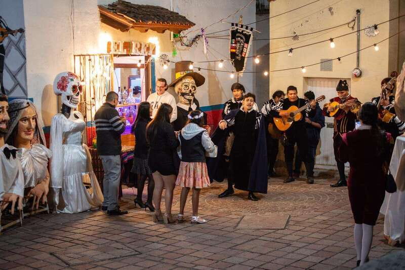 Guanajuato: Night Walk with the Estudiantina - Price and Value: How $8 Buys a Real Cultural Moment