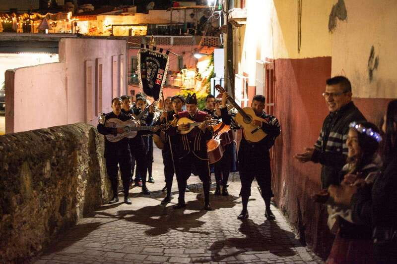 Guanajuato: Night Walk with the Estudiantina - What to Expect From the 70 Minutes, Stop by Stop
