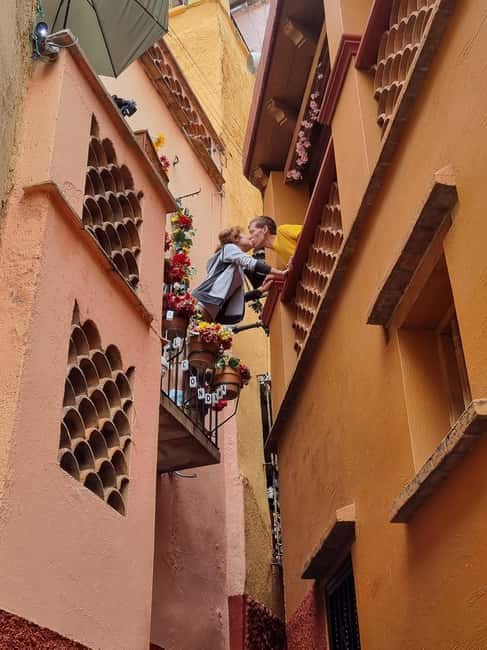 Guanajuato Shared Tour from San Miguel de Allende - The guided walk in Guanajuato: viewpoints, funicular moments, and 500 yards