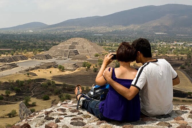 Guided Tour in Teotihuacan with Cave Breakfast and Transportation - The obsidian workshop and drink tasting, where you learn before you look