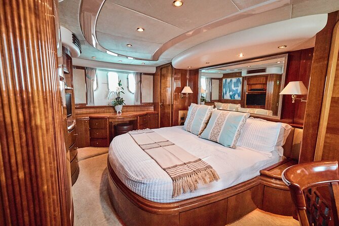 Heather Nikki 80 ft Italian Azimut Yacht Rental - Heather Nikki, 80 ft Azimut yacht: what luxury looks like in Cabo