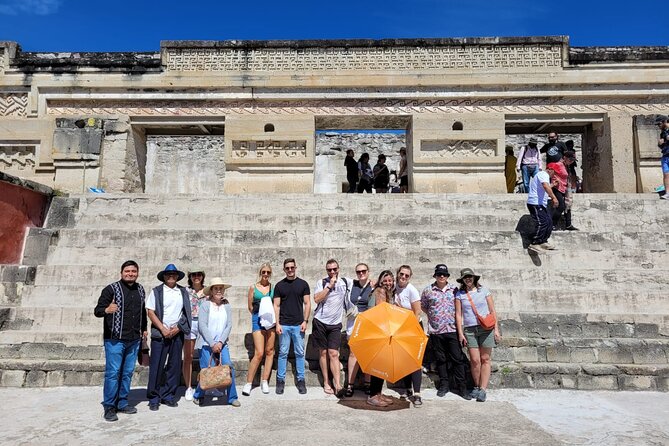 Hierve el Agua, Tule Tree, Mitla and Mezcal Distillery Tour - Teotitlán del Valle weaving workshop: where you’ll see the craft in motion