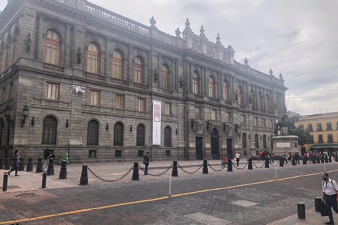 Historic Downtown Walking Tour - Stop 4: Plaza Manuel Tolsá and a key statue stop (about 10 minutes)