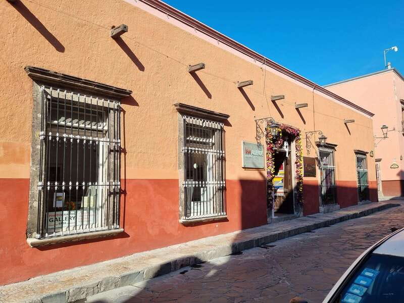 Historical & Cultural Walking Tour of San Miguel de Allende - Choosing the right day: closures can change the route