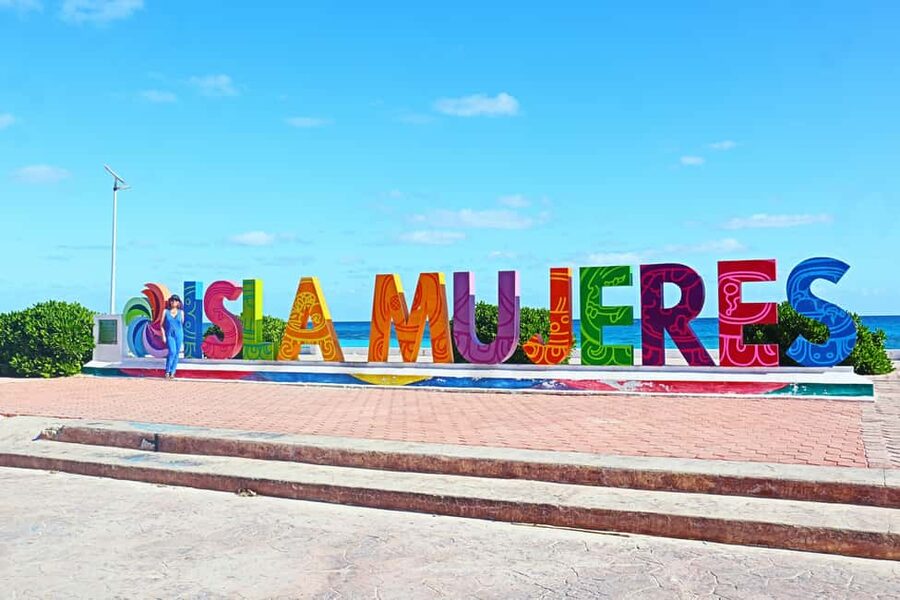 Isla Mujeres: Catamaran Ride with Open Bar, Snorkeling, and Lunch - The Isla Mujeres Walkabout: Streets, Shops, and Beach Strolls