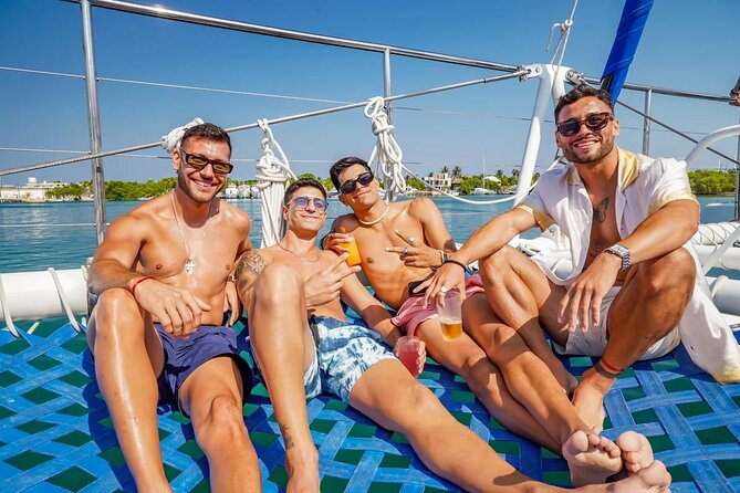 Isla Mujeres Cruise with Beach Club, Snorkel, Lunch and Open Bar - Isla Mujeres Downtown: Shopping Time That Actually Feels Like a Real Break
