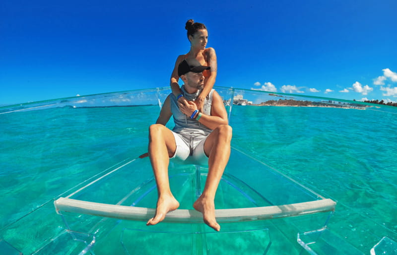 Isla Mujeres: Excursion Crystal Boat Tour at the Caribbean - The captain and guide: how the narration changes what you see