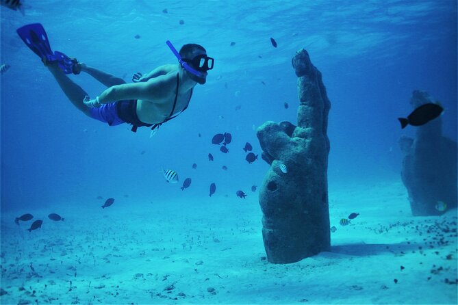 Isla Mujeres Luxury Sailing: Adults Only or Family Friendly - Comfort and Safety: Who Should Book This, and Who Might Sit This One Out