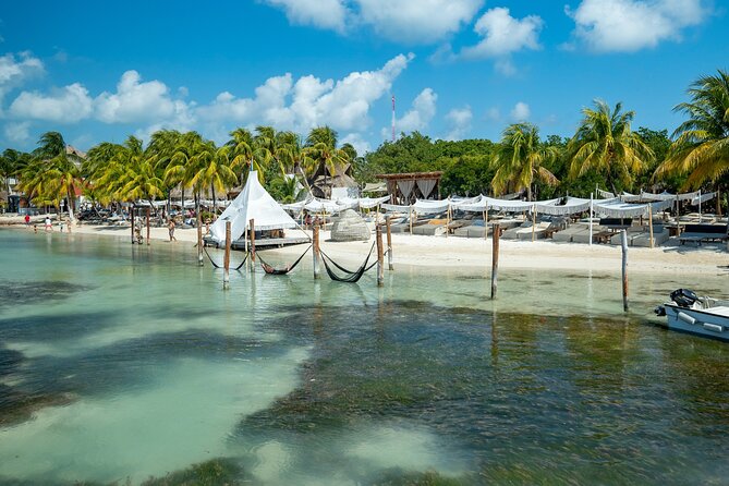Isla Mujeres Plus by Albatros Catamarans - Check-In Energy, Sunscreen Pushback, and How the Crew Handles the Day