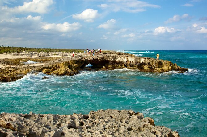Jade Caverns Private Jeep Tour with Lunch and Snorkeling - El Mirador rock formations, caves, and the blowholes