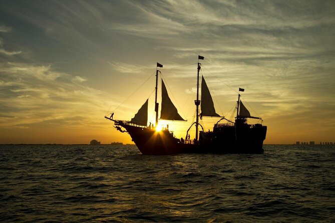 Jolly Roger Pirate Show and Dinner in Cancun - Key things that make this cruise worth your time