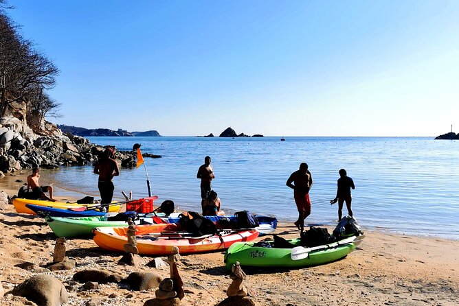 Kayak Huatulco Sunrise - Stop 1 at Playa La Entrega: sunrise paddling plus a real beach breakfast