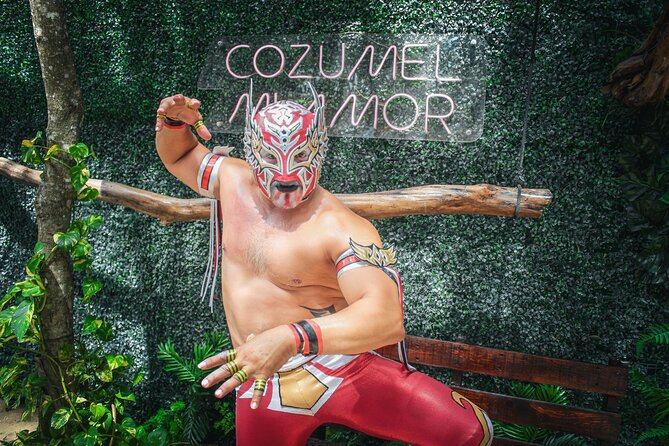 Legendary Mexican Lucha Libre Experience in Cozumel Meet andGreet - Barriecito and the welcome drink, where the night gets going fast
