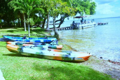 Mahahual: Chacchoben Mayan Ruins and Seven Color Lagoon Trip