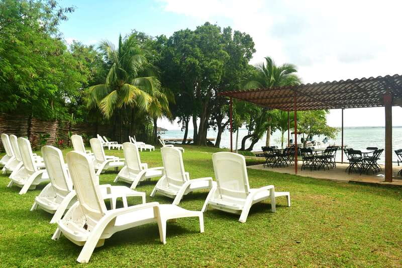 Mahahual: Chacchoben Mayan Ruins and Seven Color Lagoon Trip - Bacalar Seven Color Lagoon: swimming time, kayaks, and lunch without the hassle