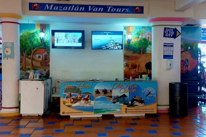 Mazatlan City Sightseeing Tour with Shopping Time and Lunch - Old Mazatlán return plus El Mirador lighthouse views