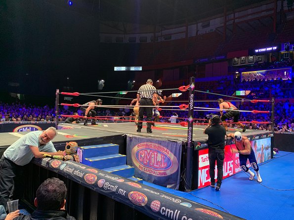 Mexican Wrestling: Experience Lucha Libre in Mexico City - Food and drinks: when tacos are part of your night