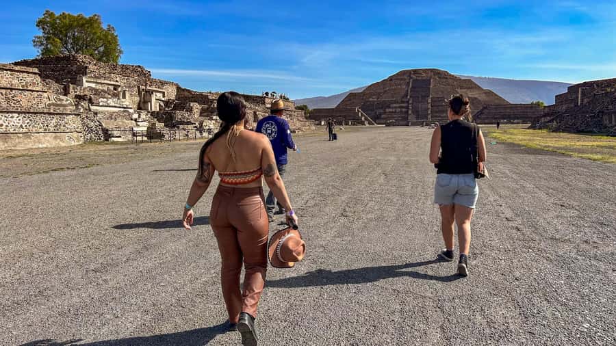 Mexico City: Afternoon Tour to Teotihuacan - Lunch at Tlacaelel: plan for your own food costs