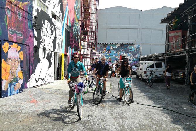 Mexico City: Art Naco, murals & street art bike tour - Why This Street Art Bike Ride Feels Local, Not Tourist-Like