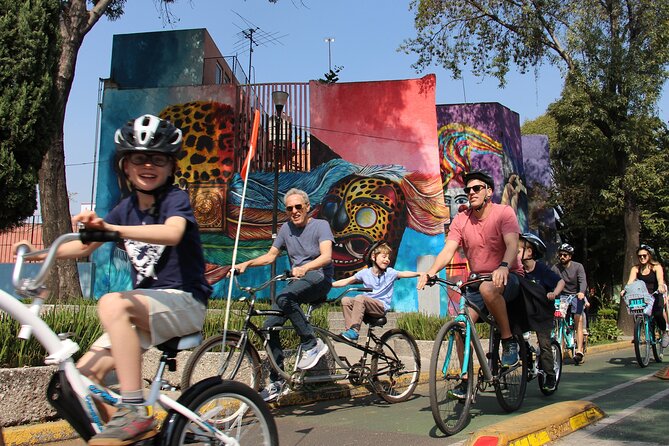 Mexico City: Art Naco, murals & street art bike tour - Stop Worth Getting Excited About: Vasconcelos Library and 8A Workshop