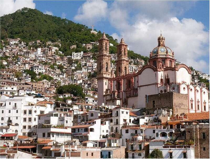 Mexico City: Cacahuamilpa Caves and Taxco Small-Group Tour - Taxco main square and Santa Prisca: baroque detail you can actually appreciate