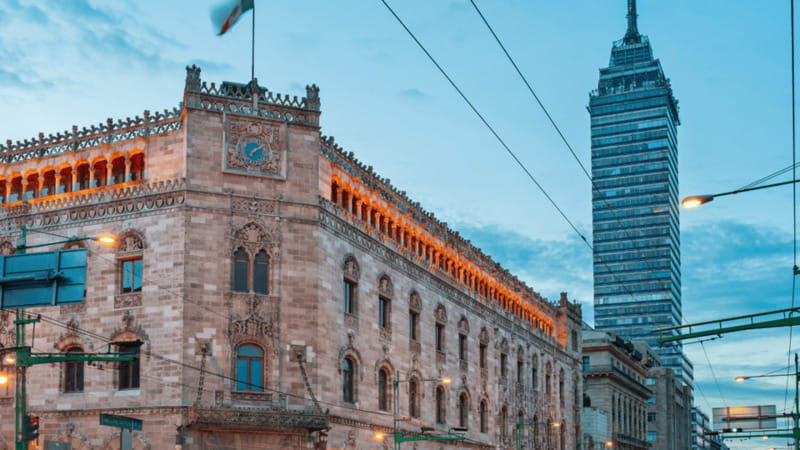 Mexico City: Guided walking tour through the most historic parts of the city. - Zócalo and the Cathedral: Mexico-Tenochtitlan to Modern CDMX