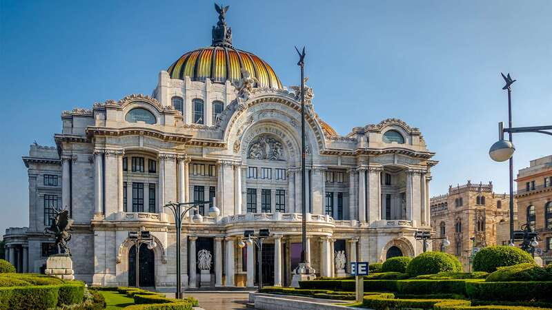 Mexico City: Historic Downtown Walking Tour - Entering the Metropolitan Cathedral: History in Stone and Silence