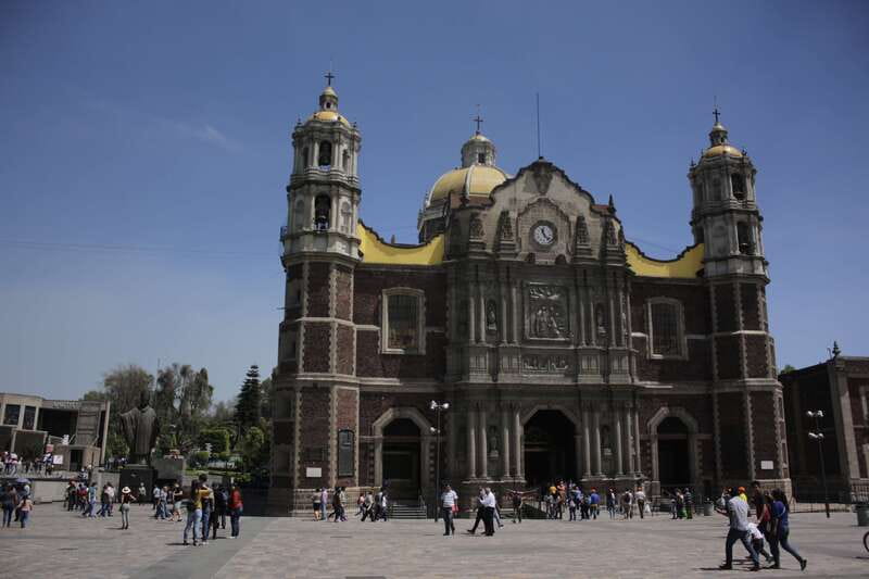 Mexico City: Hop-On Hop-Off Bus City Tour - Green Circuit Highlights: Zócalo Views, Reforma, Angel of Independence