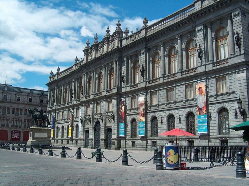 Mexico City Must-see Buildings & Palaces - Palacio de Correos de México: A Postal Palace With Architecture That Refuses to Behave