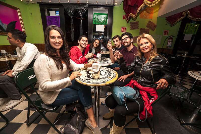 Mexico City: Tacos & Mezcal Night Food Tour - Guides Make or Break the Night, and This One Gets It Right