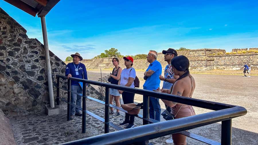 Mexico City: Teotihuacan Early or Afternoon Access Tour - Entering Teotihuacan with a guided plan