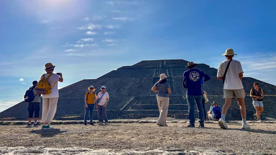 Mexico City: Teotihuacan & Guadalupe Shrine Tour with Lunch - Why the guide matters more than you think