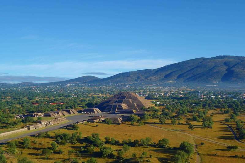 Mexico City: Teotihuacan, Tlatelolco & Basilica of Guadalupe - A 9-hour circuit: pickup to Teotihuacan in one day
