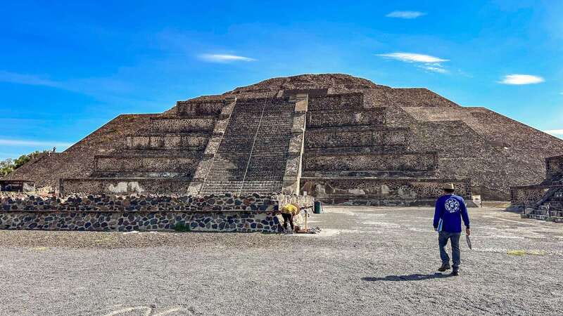 Mexico City: Teotihuacan, Tlatelolco & Basilica of Guadalupe - Lunch break: Mexican buffet timing and how to make it work