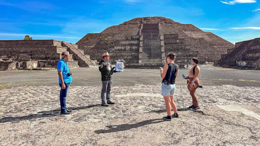 Mexico City: Teotihuacan, Tlatelolco & Guadalupe Shrine Tour - Teotihuacan, Tlatelolco, and Guadalupe in One Long Day