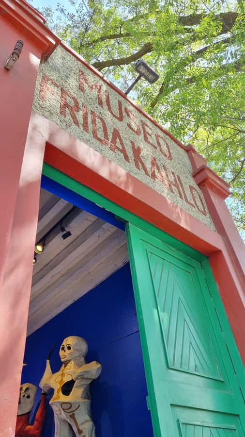 Mexico City: Xochimilco and Coyoacán Tour with Frida Kahlo Museum Option - Getting picked up, then getting oriented fast