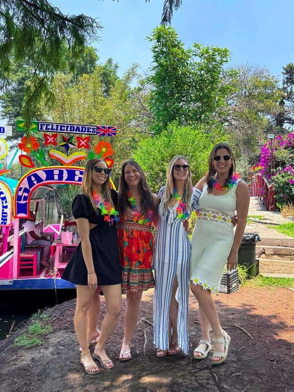 Mexico City: Xochimilco Boat Party with Unlimited Drinks - The trajinera ride: unlimited drinks plus a guide who teaches