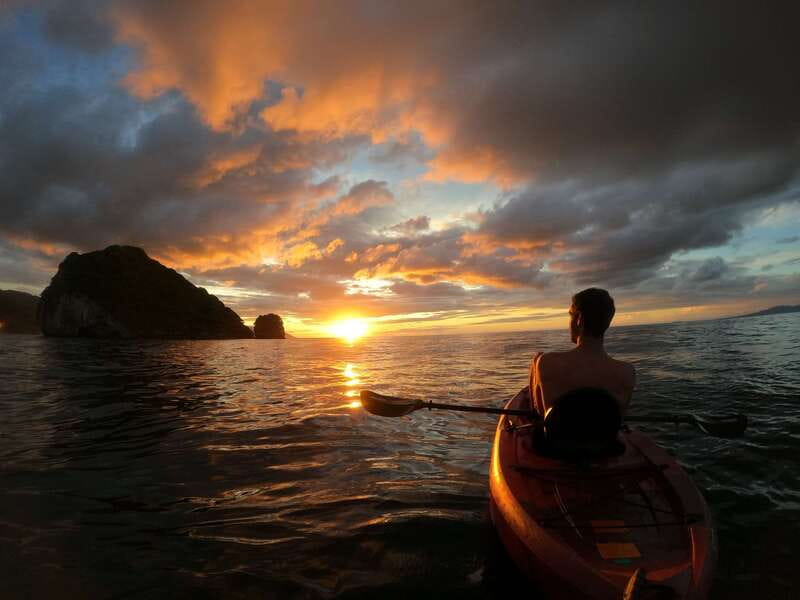 Mismaloya: Los Arcos Bioluminescent Waters Kayak & Cave Tour - Getting to Mismaloya and finding the shop, without stress