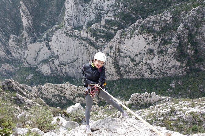 Nido de los Aguiluchos, Monterrey: Hiking + Rock Climbing + 3 Rappels - The ridgeline climb to the summit: where views replace doubt