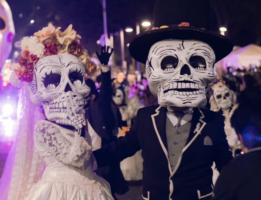 Oaxaca: Day of the Dead Evening Walking Tour with Dinner - The Cemetery Stop That Turns Day of the Dead Into Real Emotion